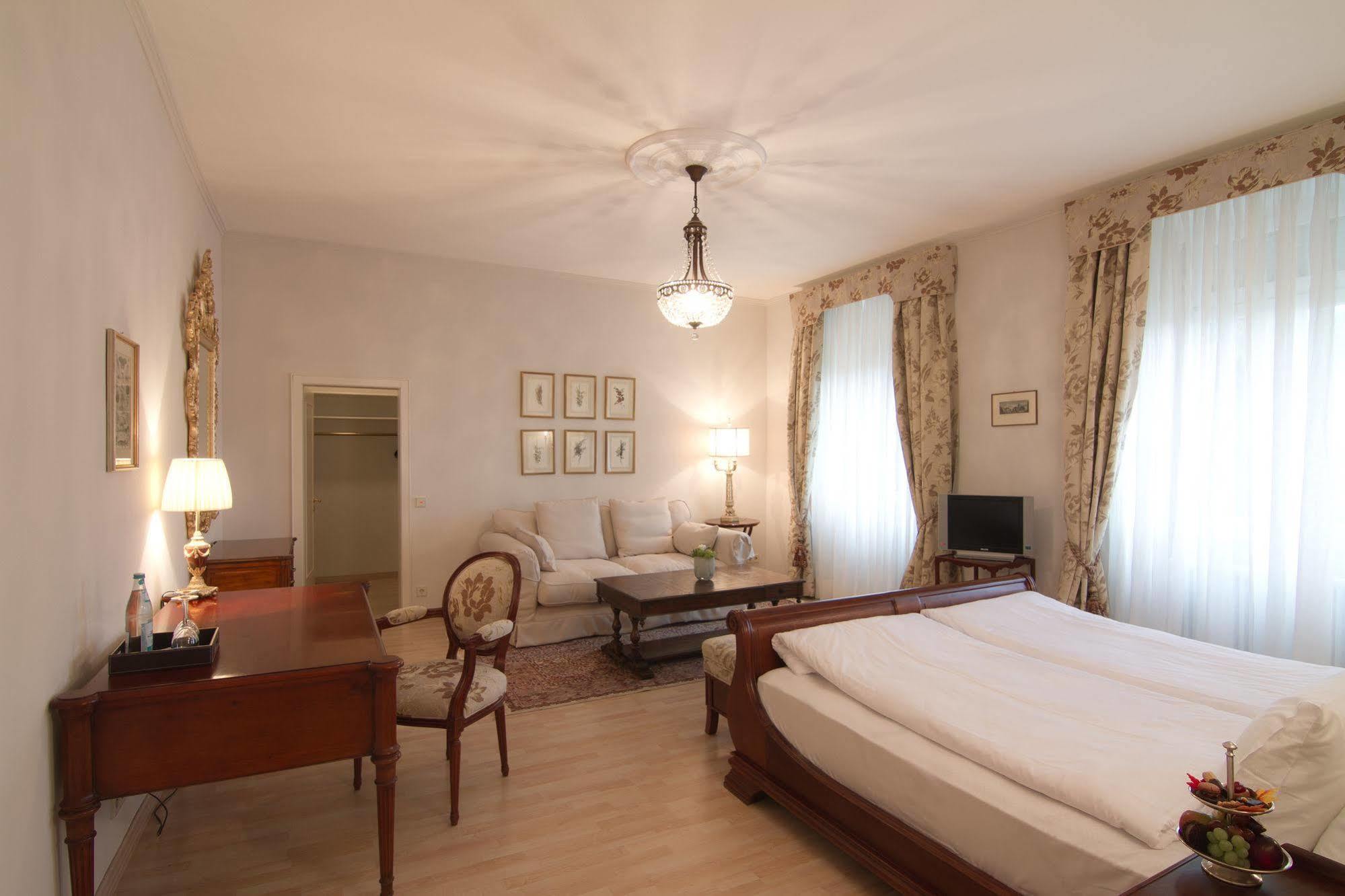 Hotel Romerbad Badenweiler Zewnętrze zdjęcie